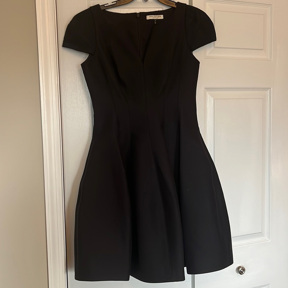 Halston size 4 black cocktail dress